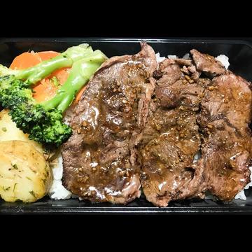 ビーフステーキ&ライスボックス 100g Beef steak&Rice box