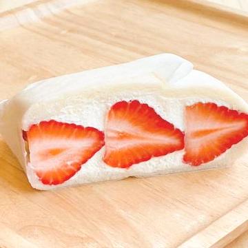 国産いちごホイップサンド