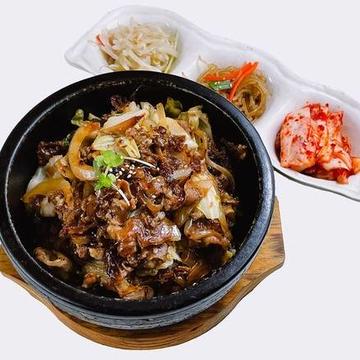 牛プルコギ丼(韓国惣菜3品付,ご飯大盛り無料)