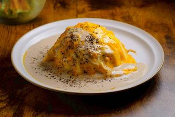 ポルチーニホワイトオムライス＆ミニサラダ White sauce Omelet rice ＆ mini salad