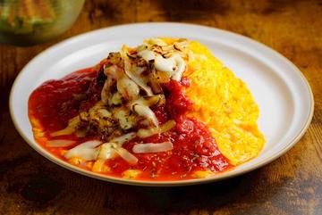 トマトチーズオムライス＆ミニサラダ Tomato sauce Cheese Omelette Rice ＆ mini salad