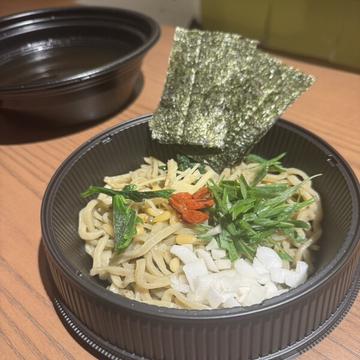 嫁ニーの極上もずくそばと鰹出汁