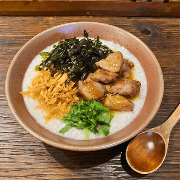 おかず粥 (豚・海苔・しそ・高菜漬・フライドオニオン)