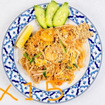パッタイ大盛(米麺の焼きそば)PADTHAI YAIYAI