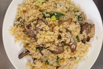 扣肉炒 豚バラと青菜の炒飯