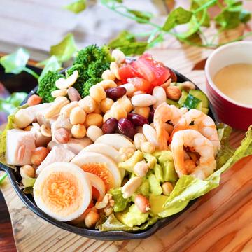 パーソナルトレーナー監修！毎日食べたい、ハイプロテインサラダ！