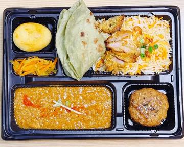 ほうれん草パラタ付きビリヤニセット/Biryani set with Horenso Paraatha