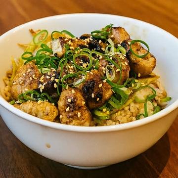 人気No2 爆食炭火ホルモン丼 ぷりぷり150g 炭火×旨脂で満腹保証！