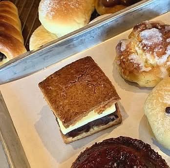 あんことバターのスコーンサンド