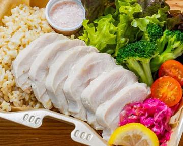 低温調理鶏むね肉と玄米のお弁当【LCB】