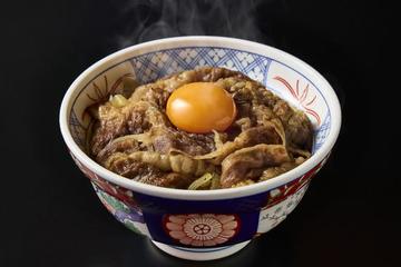 近江牛A5月見牛すき焼き丼(すき焼き味)Grilled A5oumibeef bowl original taste with topping raw egg
