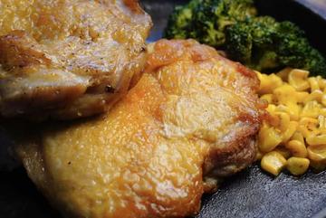 ダブルチキンステーキ弁当(240g)Chicken Steak Box
