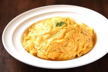当店人気No.2 ふっくらオムレツが乗った森のたまご