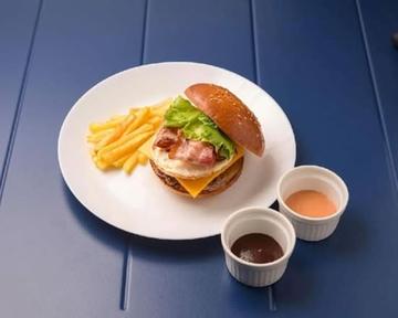 デラックスバーガー