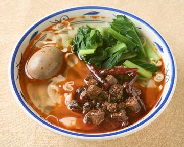 特製四川風牛肉刀削麺
