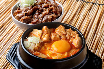 鶏ももチーズスンドゥブ～ミニカルビ丼セット～