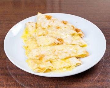チーズナン(Cheese Naan)