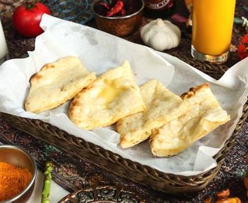 チーズナン Cheese Naan