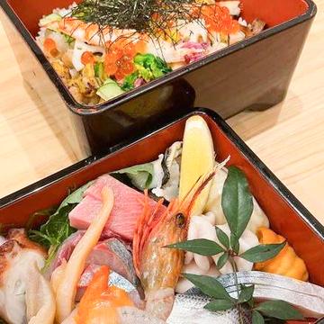 さしみとちらしの二段重