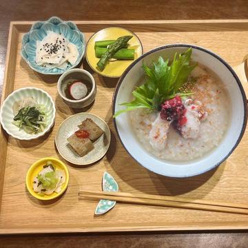 季節のお粥セット(蒸し鶏と梅肉)
