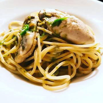 牡蠣と生のリ、青唐辛子のスパゲッティ Spaghetti with oyster, green laver, green chili
