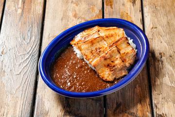 厚切り豚肉BBQ 東京チカラめしカレー