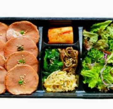 厳選牛タン弁当(肉100g)