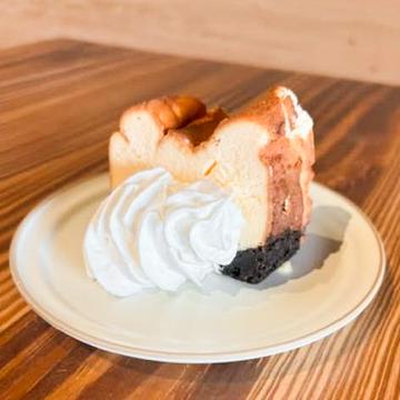 [人気No.2] 自家製ベイクドチーズケーキ
