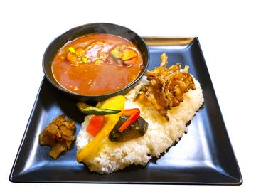 鶏とトマトのスープカレー