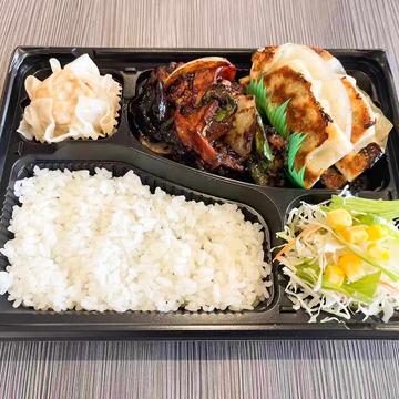 とり味噌炒めと焼餃子(ライスおお盛り無料)