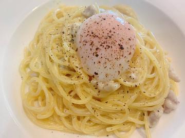 温玉のカルボナーラCarbonara with soft-boiled egg