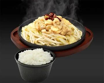 塩ホルモン炒め定食 Salted pork rectums stir-fried with vegetables and rice