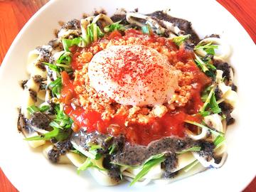 黑胡麻担々タコスそば
