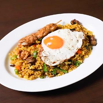 Nasi Goreng チキン&エッグフライドライス(ナシゴレン)