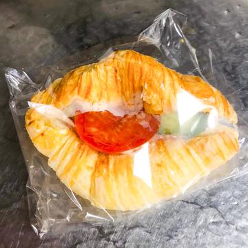 クロワッサンで包んだお食事ロール【限定】