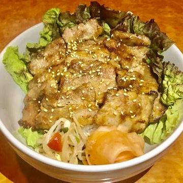 ヤンニョムサムギョプサル丼