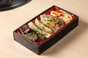 豚トロ、豚カルビ、豚かしら3食弁当