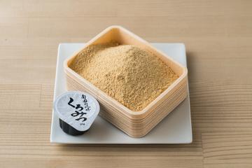 黒蜜きなこ(ふわふわ絶品わらび餅)
