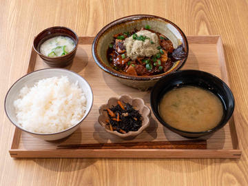 牛すじ煮込み定食