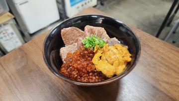 和牛海鮮丼
