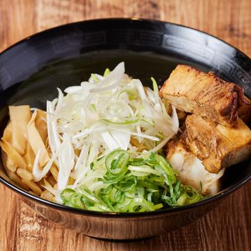 肉好きにはたまらない！油そばゴロゴロチャーシュー増し Abura soba with extra char siu