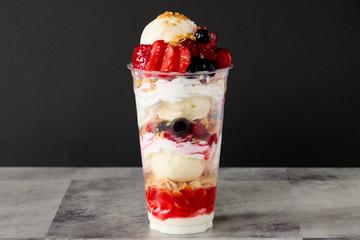 ベリーベリーミルクアイスパフェ(600ml)Berry Berry Milk Ice Parfait