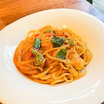 とろーりモッツァレラチーズのトマトパスタ