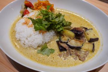 茄子と牛肉のグリーンカレー パクチートッピング+ライス大盛り
