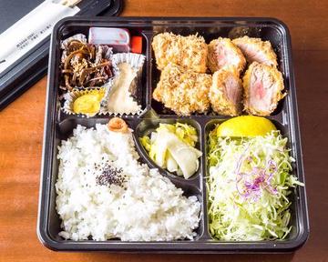 築地やま幸のまぐろトロかつ(部位により3～4個)フライ弁当 Fried tuna from Tsukiji Yamayuki (3-4 pcs)