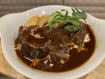 牛肉の赤ワイン煮