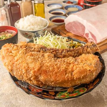 特上骨付きリブロースカツ定食 竹200g