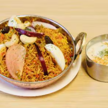 チキンビリヤニとライタ/Chicken Biryani And raita