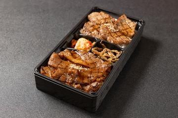 《黒毛和牛》上カルビ＆上ロース弁当