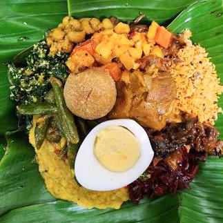 スリランカカレーのバナナリーフ包み Sri Lankan Curry Wrapped in Banana Leaves